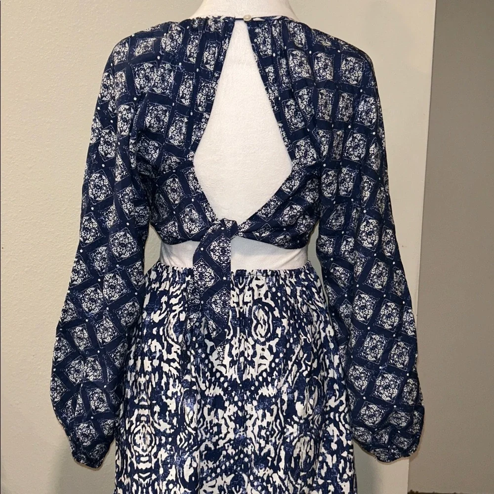 Abercrombie & Fitch Navy and White Dress Long-sleeve Plunge Cutout Maxi Dress XS